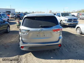2016 Toyota Highlander LE with VIN 5TDBKRFH7GS328236, listed as a IAAI auction lot 40679228 with 49,578 mi miles. Bid and sale history available at carsss.com. Image 16.