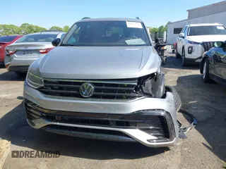 2024 Volkswagen Tiguan SE R-Line Black with VIN 3VV8B7AX3RM108710, listed as a IAAI auction lot 42032777 with 17,337 mi miles and . Bid and sale history available at DreamBid. Image 12.