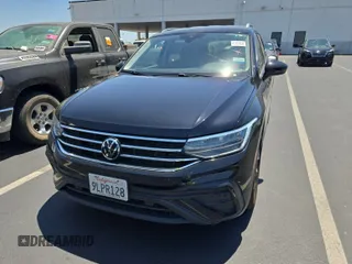 2024 Volkswagen Tiguan SE with VIN 3VV3B7AX8RM076346, listed as a IAAI auction lot 42734323 with 29,573 mi miles and . Bid and sale history available at DreamBid. Image 10.
