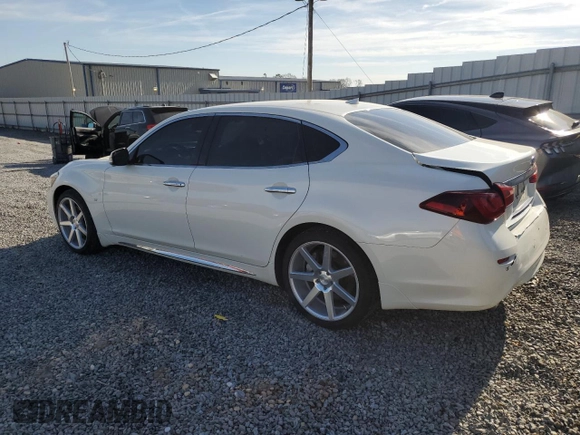 2016 Infiniti Q70 z VIN JN1BY1PP3GM631356, wystawiony jako Copart lot #49337675 z przebiegiem 105 540 mil mil oraz Szkoda całkowita • Salvage title. Historia ofert i sprzedaży dostępna na DreamBid. Obrazek 2.