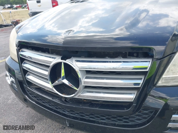 2009 Mercedes-Benz GL-Class 5.5L with VIN 4JGBF86E49A458359, listed as a IAAI auction lot 41808818 with 114,048 mi miles. Bid and sale history available at carsss.com. Image 14.
