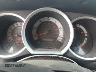 2013 Toyota Tacoma z VIN 5TFUX4EN7DX021546, wystawiony jako Copart lot #59913335 z przebiegiem 110 880 mil mil oraz Nie do naprawy • Non repairable. Historia ofert i sprzedaży dostępna na DreamBid. Obrazek 9.