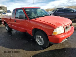 2000 GMC Sonoma SLS w/1SF Pkg with VIN 1GTCS1952Y8291772, listed as a Copart auction lot 83976484 with 127,849 mi miles and Salvage Title. Bid and sale history available at carsss.com. Image 4.