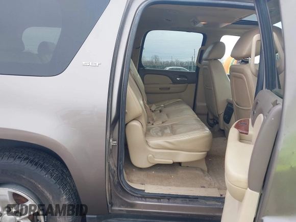 2012 GMC Yukon XL SLT with VIN 1GKS2KE78CR177257, listed as a IAAI auction lot 41488033 with 254,663 mi miles. Bid and sale history available at carsss.com. Image 8.