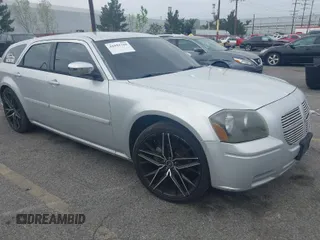 2005 Dodge Magnum z VIN 2D4FV48T45H669153, wystawiony jako IAAI lot #41892750 z przebiegiem 154 766 mil mil oraz . Historia ofert i sprzedaży dostępna na DreamBid. Obrazek 1.