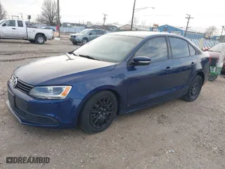 2011 Volkswagen Jetta Sedan SE w/Convenience with VIN 3VWDX7AJ6BM395036, listed as a IAAI auction lot 41221262 with 136,646 mi miles. Bid and sale history available at carsss.com. Image 2.