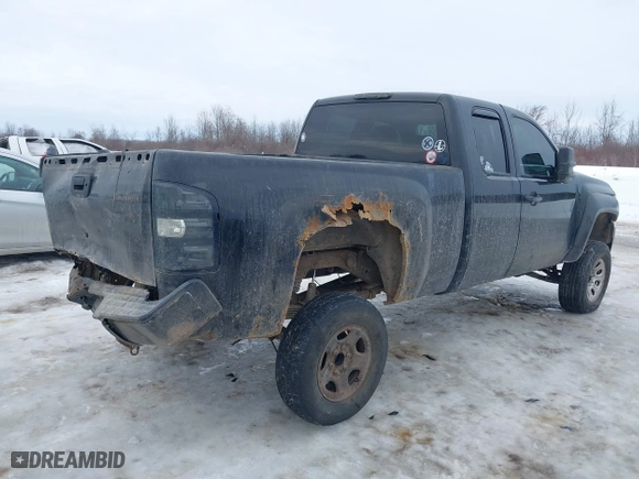 2009 Chevrolet Silverado 1500 LT with VIN 2GCEK29J991112885, listed as a IAAI auction lot 41632179 with 180,557 mi miles. Bid and sale history available at carsss.com. Image 4.