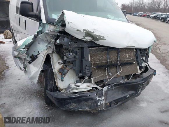 2015 Chevrolet Express Cargo z VIN 1GCZGUCG1F1101005, wystawiony jako IAAI lot #41314699 z przebiegiem 103 736 mil mil oraz . Historia ofert i sprzedaży dostępna na DreamBid. Obrazek 6.