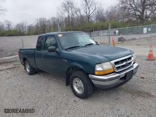 1998 Ford Ranger XL with VIN 1FTYR14U8WTA81722, listed as a IAAI auction lot 42042978 with 105,336 mi miles. Bid and sale history available at carsss.com. Image 1.