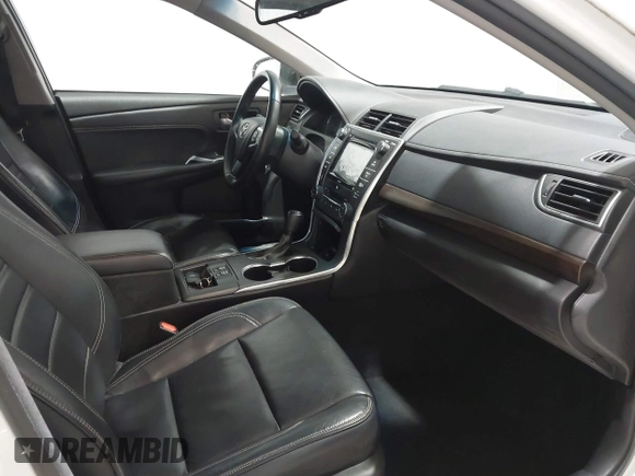 2016 Toyota Camry XSE with VIN 4T1BK1FK0GU570869, listed as a IAAI auction lot 41316617 with 71,425 mi miles. Bid and sale history available at carsss.com. Image 5.
