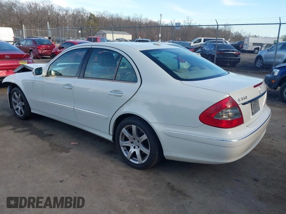 2007 Mercedes-Benz E-Class 3.5L with VIN WDBUF87X37X220377, listed as a IAAI auction lot 41655713 with 221,434 mi miles. Bid and sale history available at carsss.com. Image 3.