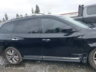 2014 Nissan Pathfinder SV with VIN 5N1AR2MN3EC665407, listed as a IAAI auction lot 41611941 with 94,894 mi miles. Bid and sale history available at carsss.com. Image 14.