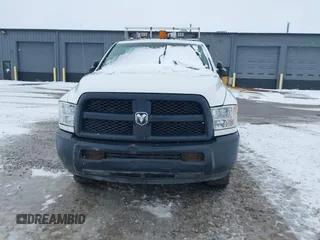 2014 Ram 2500 z VIN 3C7WR5AJ3EG225104, wystawiony jako IAAI lot #41397520 z przebiegiem 128 477 mil mil oraz . Historia ofert i sprzedaży dostępna na DreamBid. Obrazek 12.
