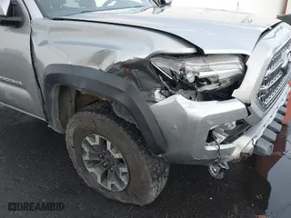 2017 Toyota Tacoma SR5 with VIN 5TFCZ5AN2HX101327, listed as a IAAI auction lot 40893578 with 95,834 mi miles. Bid and sale history available at carsss.com. Image 6.