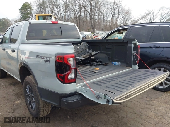2024 Ford Ranger XLT with VIN 1FTER4HH7RLE32321, listed as a IAAI auction lot 41790946 with 9,000 mi miles. Bid and sale history available at carsss.com. Image 3.