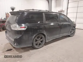 2011 Toyota Sienna SE with VIN 5TDXK3DC6BS112848, listed as a IAAI auction lot 41506859 with 298,533 mi miles. Bid and sale history available at carsss.com. Image 4.