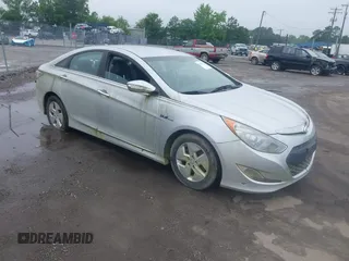 2012 Hyundai Sonata Hybrid with VIN KMHEC4A41CA020399, listed as a IAAI auction lot 42533884 with 161,933 mi miles and . Bid and sale history available at DreamBid. Image 1.