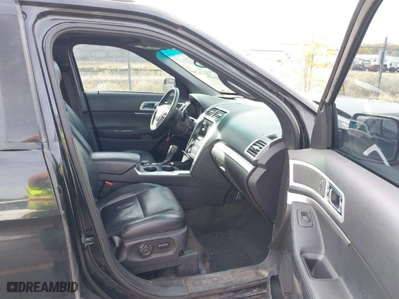 2013 Ford Explorer XLT with VIN 1FM5K8D88DGC61545, listed as a IAAI auction lot 40848629 with 175,687 mi miles. Bid and sale history available at carsss.com. Image 5.