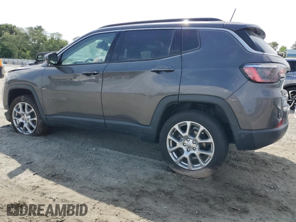 2022 Jeep Compass Latitude Lux with VIN 3C4NJDFB7NT133447, listed as a Copart auction lot 60319595 with Not provided miles and Salvage title. Bid and sale history available at DreamBid. Image 2.
