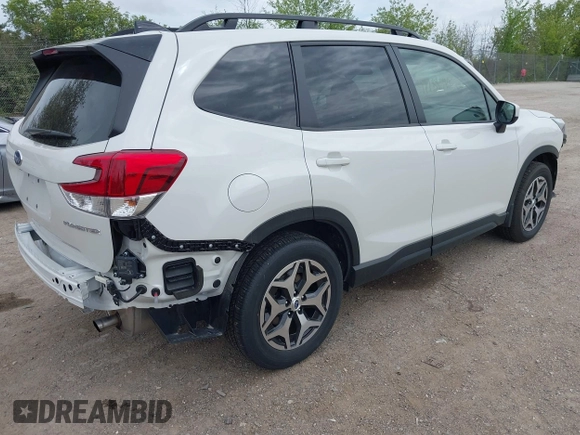 2024 Subaru Forester Premium with VIN JF2SKADC1RH496259, listed as a IAAI auction lot 42288694 with 13,568 mi miles and . Bid and sale history available at DreamBid. Image 4.