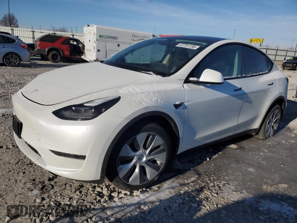2024 Tesla Model Y с VIN 7SAYGDED5RF086943, выставлен на аукционе Copart как лот 43781735 с пробегом 11 954 миль миль и Списание • Salvage title. История ставок и продаж доступна на DreamBid. Изображение 1.