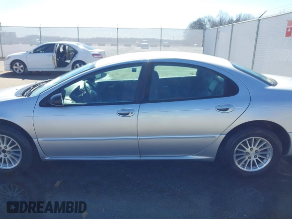 2004 Chrysler Concorde LXi z VIN 2C3HD36M64H664439, wystawiony jako IAAI lot #41661445 z przebiegiem 146 114 mil mil oraz . Historia ofert i sprzedaży dostępna na DreamBid. Obrazek 14.