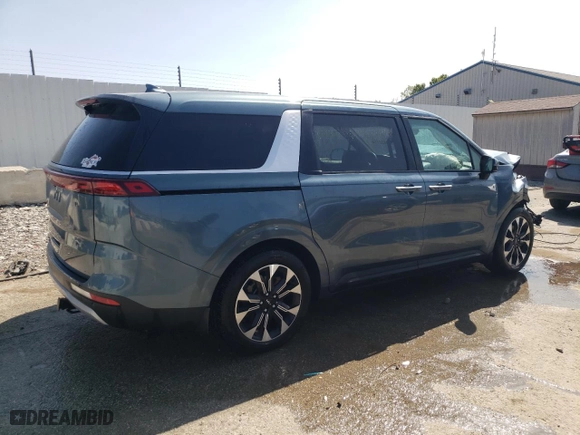 2023 Kia Carnival EX with VIN KNDNC5H39P6296782, listed as a Copart auction lot 68432114 with 27,887 mi miles and Salvage Title. Bid and sale history available at carsss.com. Image 3.