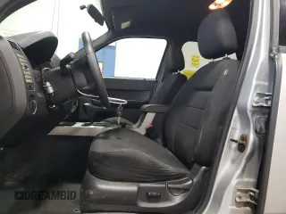 2008 Ford Escape XLT z VIN 1FMCU93Z38KD48631, wystawiony jako Copart lot #55662395 z przebiegiem 233 136 mil mil oraz Czysty tytuł • Clean title. Historia ofert i sprzedaży dostępna na DreamBid. Obrazek 7.