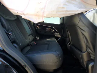 2023 Land Rover Range Rover SE z VIN SALKP9E76PA011452, wystawiony jako Copart lot #53785605 z przebiegiem 24 263 mil mil oraz Szkoda całkowita • Salvage title. Historia ofert i sprzedaży dostępna na DreamBid. Obrazek 10.