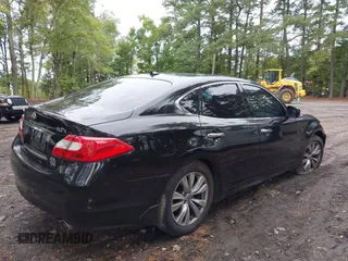 2011 Infiniti M37 with VIN JN1BY1AR5BM374686, listed as a IAAI auction lot 40399732 with 208,337 mi miles. Bid and sale history available at carsss.com. Image 4.