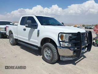 2018 Ford F-250 XL z VIN 1FT7X2B69JEB92353, wystawiony jako IAAI lot #42256818 z przebiegiem 62 046 mil mil oraz . Historia ofert i sprzedaży dostępna na DreamBid. Obrazek 1.