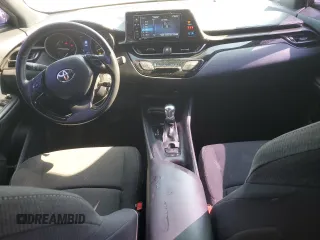 2018 Toyota C-HR XLE z VIN NMTKHMBX4JR054062, wystawiony jako Copart lot #63602235 z przebiegiem 82 111 mil mil oraz Czysty tytuł • Clean title. Historia ofert i sprzedaży dostępna na DreamBid. Obrazek 8.