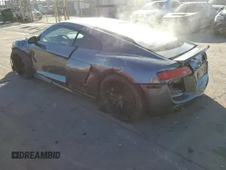 2017 Audi R8 z VIN WUAKBAFX6H7903367, wystawiony jako Copart lot #83113234 z przebiegiem 14 352 mil mil oraz Szkody całkowita. Historia ofert i sprzedaży dostępna na DreamBid. Obrazek 2.