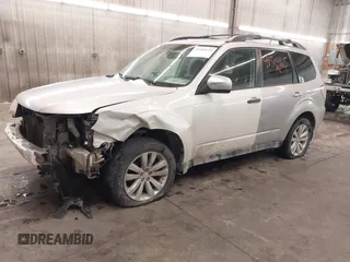 2012 Subaru Forester 2.5X Premium with VIN JF2SHBCC4CH459509, listed as a IAAI auction lot 41504125 with 189,749 mi miles. Bid and sale history available at carsss.com. Image 2.