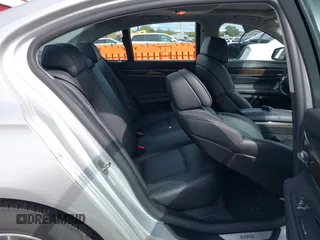 2011 BMW 7 Series 740i z VIN WBAKA4C53BC612440, wystawiony jako IAAI lot #42003297 z przebiegiem 130 655 mil mil oraz . Historia ofert i sprzedaży dostępna na DreamBid. Obrazek 8.