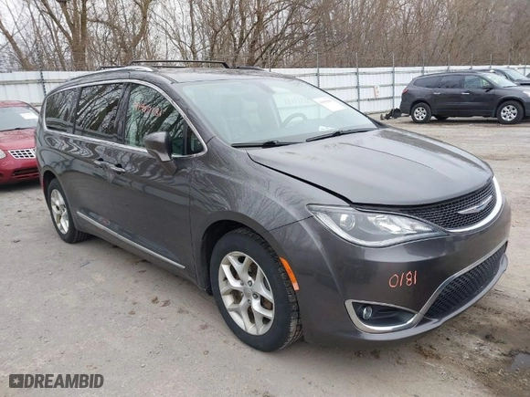 2018 Chrysler Pacifica Touring L with VIN 2C4RC1BG8JR139539, listed as a IAAI auction lot 41910181 with NaN miles. Bid and sale history available at carsss.com. Image 1.