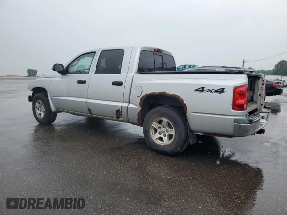2005 Dodge Dakota SLT z VIN 1D7HW48N45S253901, wystawiony jako Copart lot #59167695 z przebiegiem 134 353 mil mil oraz Czysty tytuł • Clean title. Historia ofert i sprzedaży dostępna na DreamBid. Obrazek 2.
