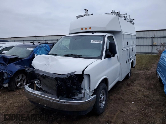 2023 GMC Savana z VIN 1GD07RF71P1194316, wystawiony jako Copart lot #83558024 z przebiegiem 13 340 mil mil oraz Szkoda całkowita • Salvage title. Historia ofert i sprzedaży dostępna na DreamBid. Obrazek 2.