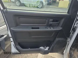 2023 Ram 1500 Tradesman z VIN 3C6RR7KG0PG675750, wystawiony jako IAAI lot #42566385 z przebiegiem 41 272 mil mil oraz . Historia ofert i sprzedaży dostępna na DreamBid. Obrazek 3.