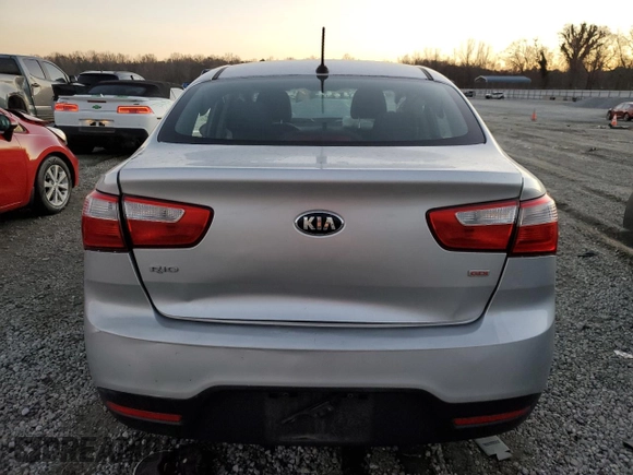 2015 Kia Rio LX with VIN KNADM4A33F6521898, listed as a Copart auction lot 47700235 with 45,262 mi miles and Salvage Title. Bid and sale history available at carsss.com. Image 6.