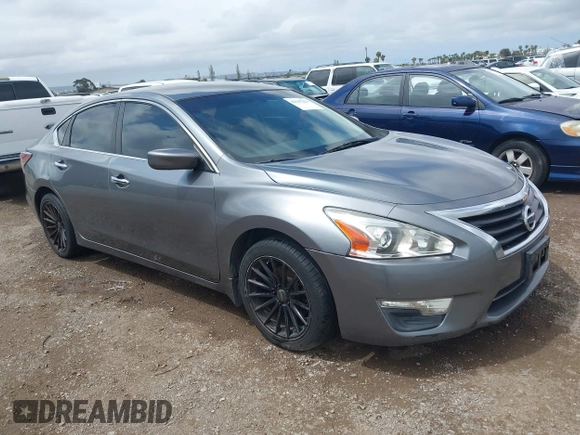 2015 Nissan Altima 2.5 SV with VIN 1N4AL3AP1FC476683, listed as a IAAI auction lot 42147221 with 212,559 mi miles. Bid and sale history available at carsss.com. Image 1.