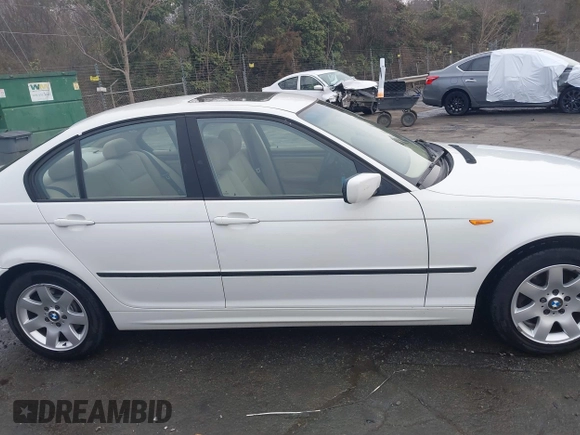 2003 BMW 3 Series 325i z VIN WBAEV33473KL58984, wystawiony jako IAAI lot #41495695 z przebiegiem 16 468 mil mil oraz . Historia ofert i sprzedaży dostępna na DreamBid. Obrazek 13.