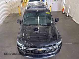 2022 Chevrolet Tahoe LS z VIN 1GNSKMKD7NR129745, wystawiony jako IAAI lot #42566236 z przebiegiem 95 126 mil mil oraz . Historia ofert i sprzedaży dostępna na DreamBid. Obrazek 5.