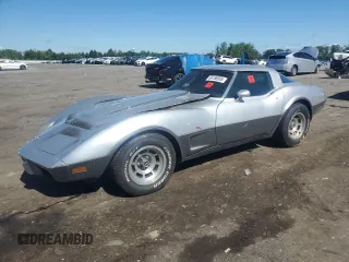1978 Chevrolet Corvette z VIN 1Z87L8S434297, wystawiony jako Copart lot #56156955 z przebiegiem 25 450 mil mil oraz Szkoda całkowita • Salvage title. Historia ofert i sprzedaży dostępna na DreamBid. Obrazek 1.