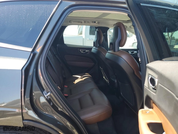 2018 Volvo XC60 Momentum with VIN YV4A22RKXJ1025138, listed as a Copart auction lot 50767365 with 70,961 mi miles and Salvage Title. Bid and sale history available at carsss.com. Image 11.