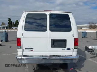 2013 Ford Econoline Passenger XL z VIN 1FBSS3BL4DDA83236, wystawiony jako IAAI lot #41477441 z przebiegiem 164 210 mil mil oraz . Historia ofert i sprzedaży dostępna na DreamBid. Obrazek 17.