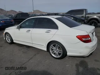 2014 Mercedes-Benz C 250 Sport с VIN WDDGF4HBXEG228554, выставлен на аукционе Copart как лот 49888675 с пробегом 133 533 миль миль и Списание • Salvage title. История ставок и продаж доступна на DreamBid. Изображение 2.