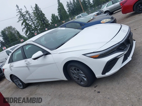 2024 Hyundai Elantra SEL z VIN KMHLM4DG6RU697014, wystawiony jako IAAI lot #42441346 z przebiegiem 28 771 mil mil oraz . Historia ofert i sprzedaży dostępna na DreamBid. Obrazek 13.