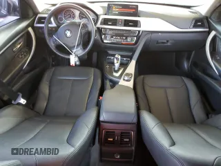 2018 BMW 3 Series 320i xDrive z VIN WBA8A3C51JA489672, wystawiony jako Copart lot #55775625 z przebiegiem 66 626 mil mil oraz Szkoda całkowita • Salvage title. Historia ofert i sprzedaży dostępna na DreamBid. Obrazek 8.