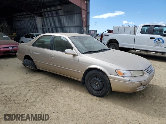 1998 Toyota Camry LE z VIN JT2BF22K8W0133091, wystawiony jako Copart lot #47691625 z przebiegiem 214 743 mil mil oraz Szkoda całkowita • Salvage title. Historia ofert i sprzedaży dostępna na DreamBid. Obrazek 4.